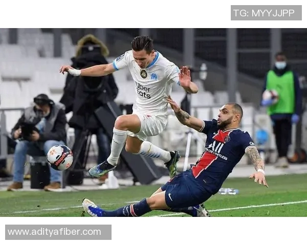 法国足球甲级联赛最新动态解析：豪门对决与新兴势力崛起的精彩博弈